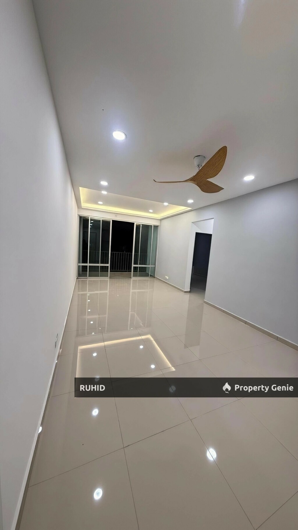 GREENFIELD REGENCY APARTMENT, TAMPOI - 3 BEDROOM UNIT FOR SALE