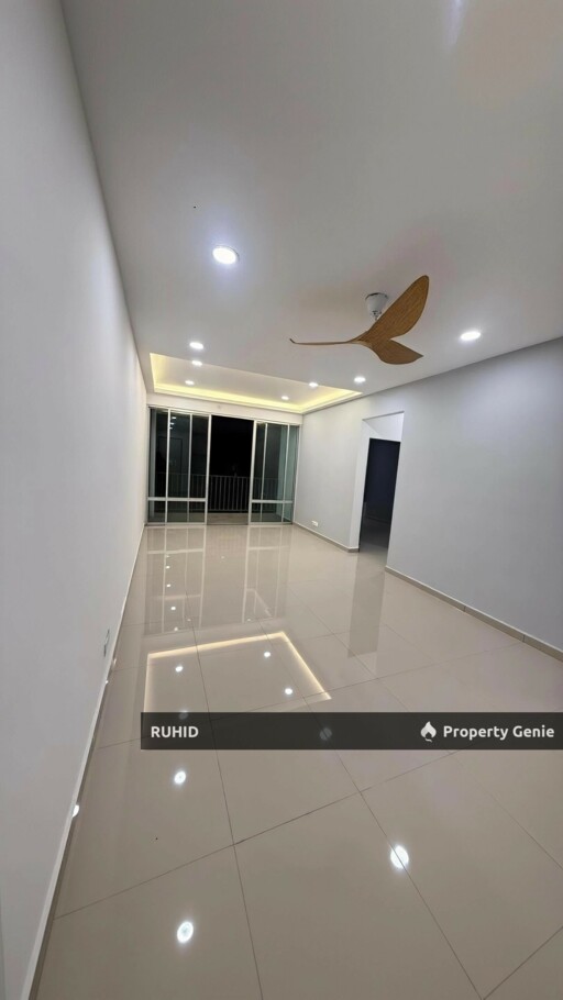GREENFIELD REGENCY APARTMENT, TAMPOI - 3 BEDROOM UNIT FOR SALE