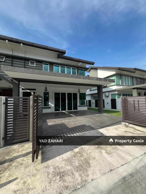 Taman Impian Sutera 2, Seksyen 30 Shah Alam | 2-Storey Semi-D 5 Bedrooms | RM1.1M - Partial Furnished, Renovated and Near Masjid