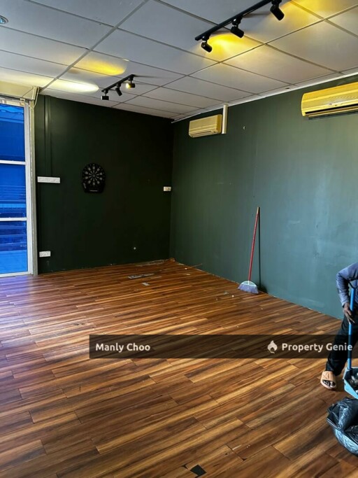 CORNER & RENOVATED 1st Floor Shoplot Kota Syahbandar Laksamana Town