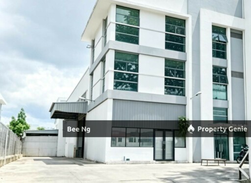 Taman Mount Austin / 3 Storey Cluster Factory
