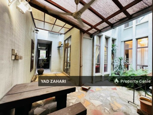 Lagenda 1, Bukit Jelutong, Shah Alam | 2-Storey Superlink 5 Bedrooms | RM2.1M - Extended Kitchen, Facing Open & Extra Land