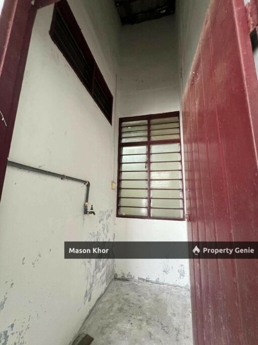 TAMAN NIRWANA 1-STOREY TERRACE 1098sf BARE UNIT ALMA