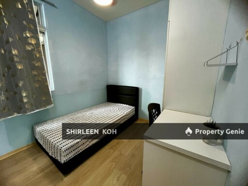Female room renting at Larkin Heights @ Larkin Idaman