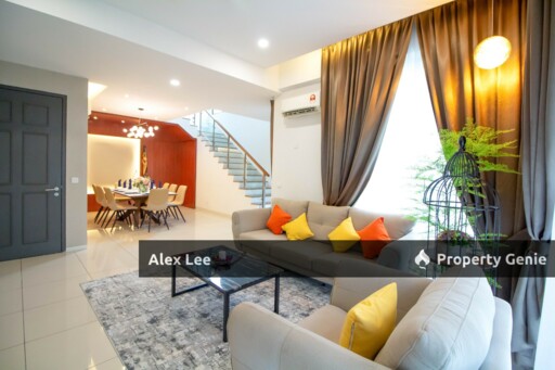 Three Storey Tropical Villa Fully Furnished With Gated Guard, Clubhouse And Swimming Pool at Seri Kembangan