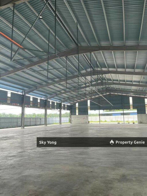 Permatang tinggi open warehouse for rent