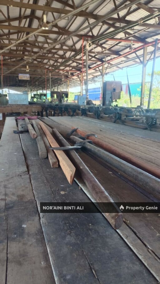 Sawmill with license for sale in Gambang.Freehold land