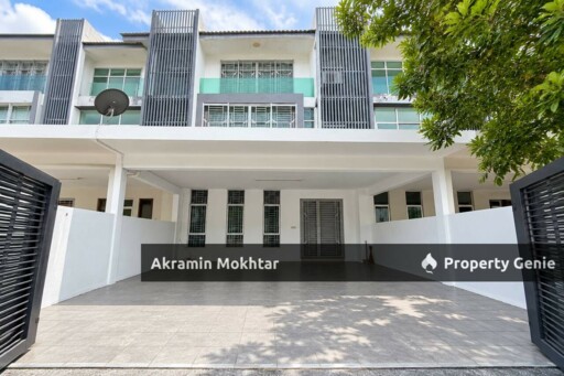 Freehold & Partially Furnished | 3 Storey Bangi Avenue Seksyen 7