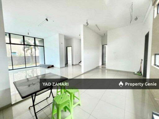 Taman Universiti, Bangi | Bungalow 7 Bedrooms | RM1.6M - Roof Solar Panel Ready, Nearby UKM and Strategic Location