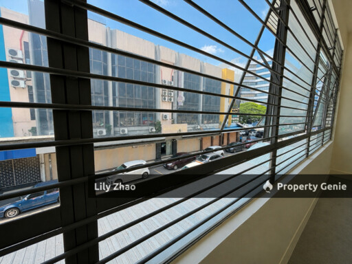 Warehouse / Showroom / Office, 6,400 sq ft Light Industrial 2-Storey Shop Lot📍Sadong Jaya, KK City Centre