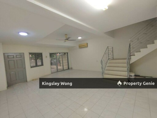 Lahat Menglembu 2.5 Storey Terrace Hosue Move in Good Condition
