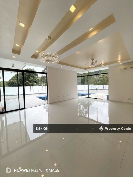 Luxury 3-Storey Corner Bungalow with Pool @ Twin Palm Sungai Long- For Sale