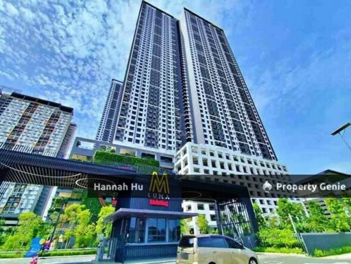 M Luna Service Residence Auction