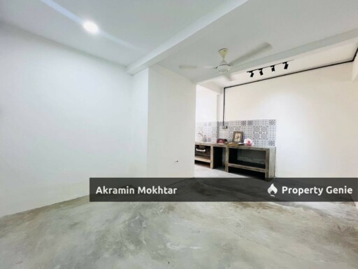 Freehold & Fully Renovated | 2 Storey Terrace Intermediate PU 10 @ Taman Puchong Utama, Puchong
