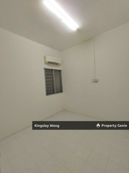 Lahat Menglembu 2.5 Storey Terrace Hosue Move in Good Condition