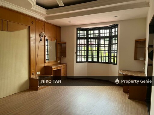 [CORNER]2-Storey Jalan Molek For Sale