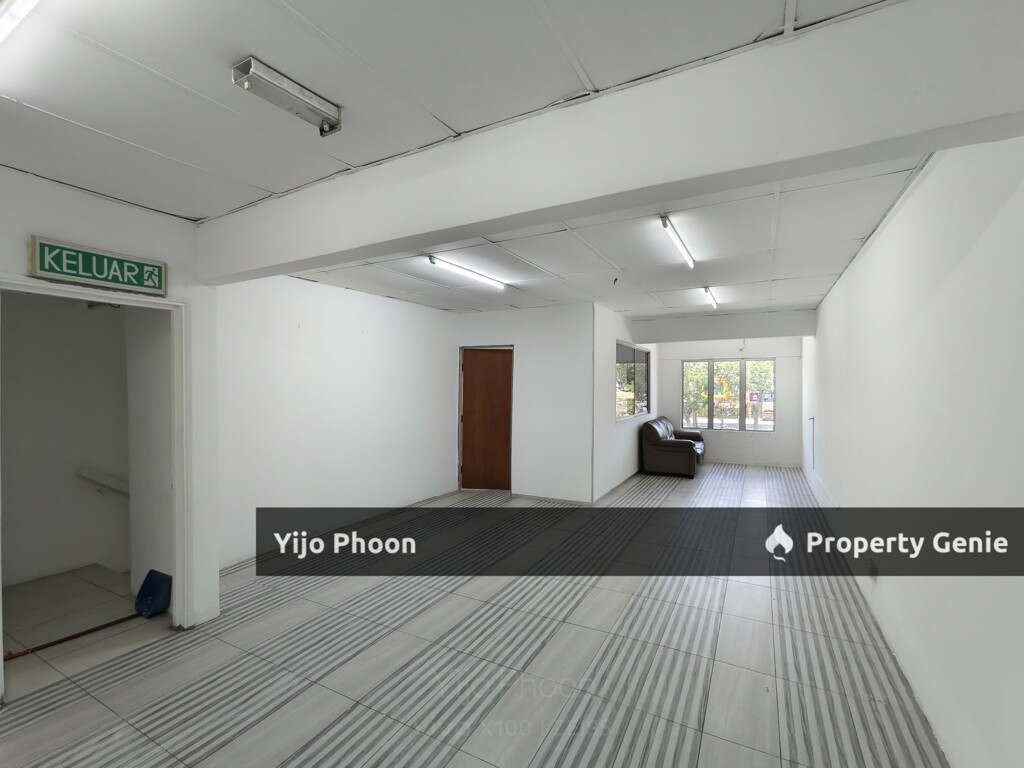 Office / Retail unit (First Floor) at Bukit Sentosa, Rawang (Main Road Frontage)