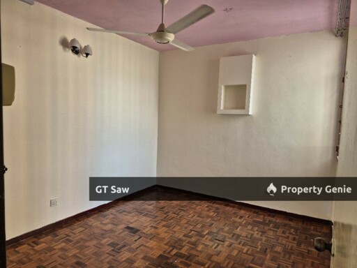 3 Bedroom Partly Furnished Venice Hill For Rent