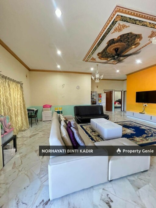 Semi-D  Setingkat Taman Gelugor Fully Renovated