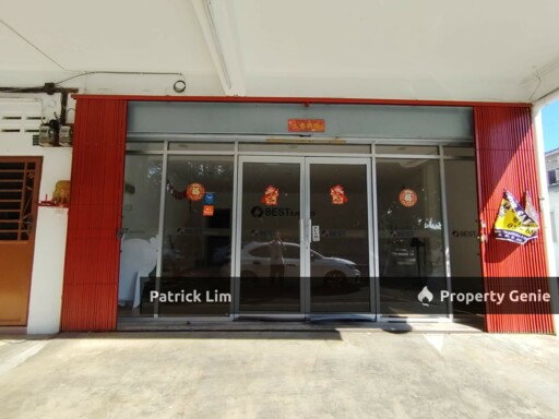 End Lot Bukit Beruang [Ground Floor] Shop Lot For Rent