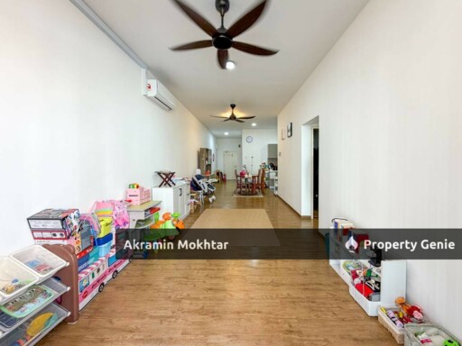 Freehold, Corner Unit & 2 Parking | Lakefront Homes Condominium, Cyberjaya