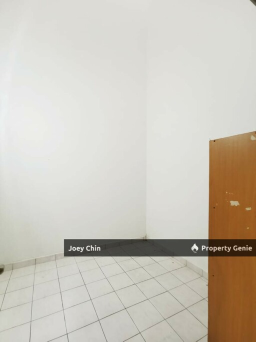 Taman Molek 1 Storey Terrace House For Sale