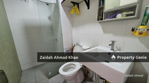 THE SANDERSON SERI KEMBANGAN RENOVATED FREEHOLD 2 CAR PARK NEAR LIFT LEVEL 1 HOUSE IS MID LEVEL AND BLOCK B