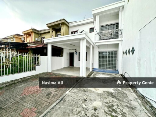 Spacious Unit- 2 Storey, Jalan Turmalin Seksyen 7 Shah Alam