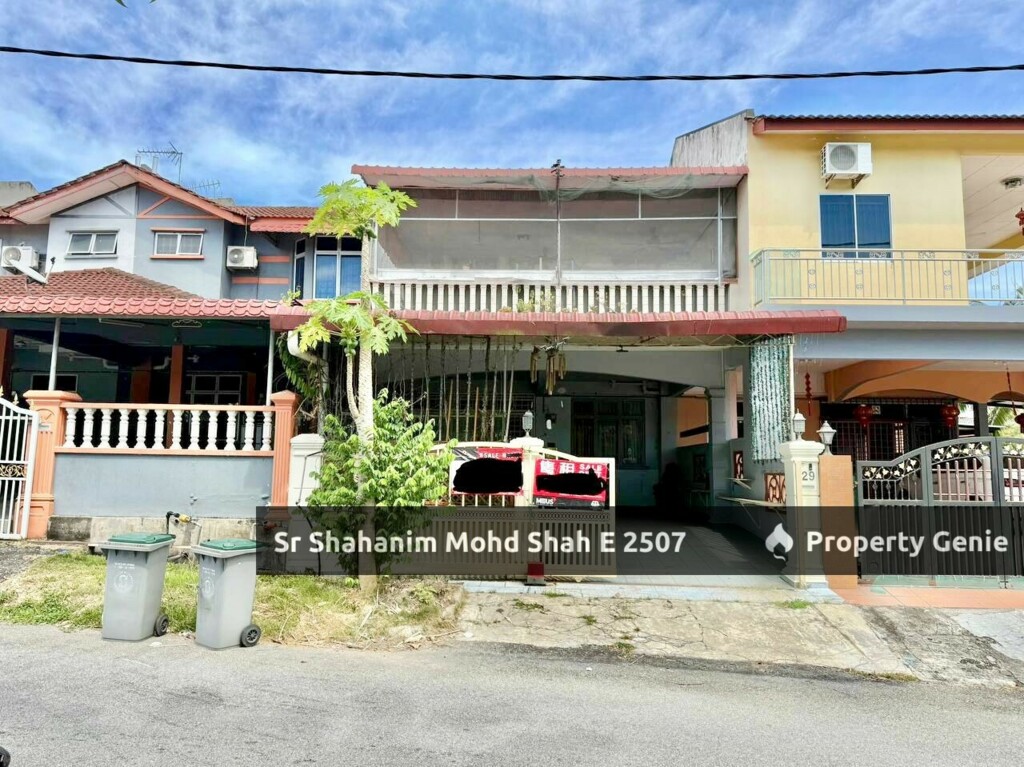 Double Storey Terrace, Taman Sri Aman, Lukut, PD (Facing Open)