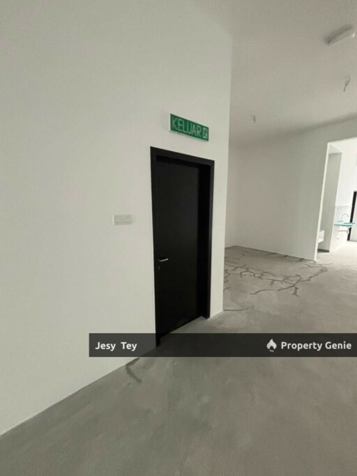 For Rent Setia Tropika Shoplot (Second Floor)