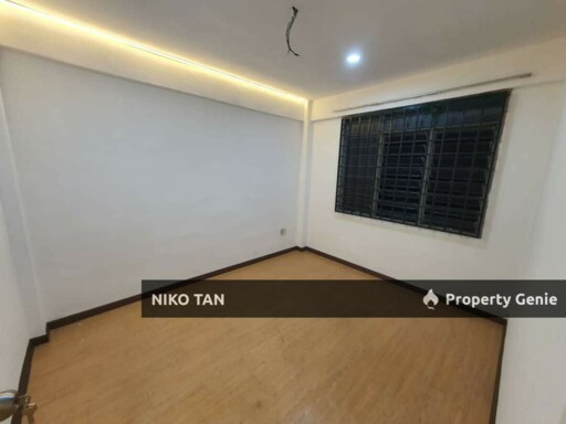 Temenggong Flat With 2Bed 1Bath at Bandar Indahpura For Sale