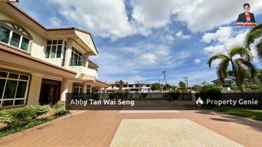 WOW! Huge Prestige Bungalow For Rent in Kolombong | 18,038 sqft Land
