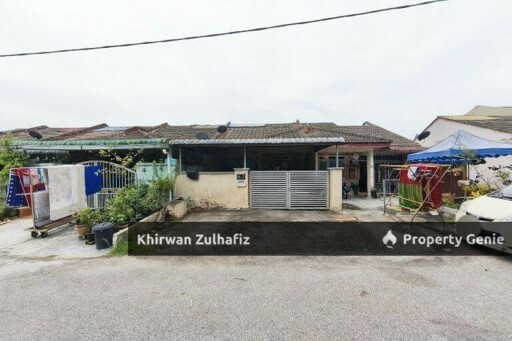 Jalan Teratai Facing Open near Public Bank Bukit Beruntung Double Storey For Sale
