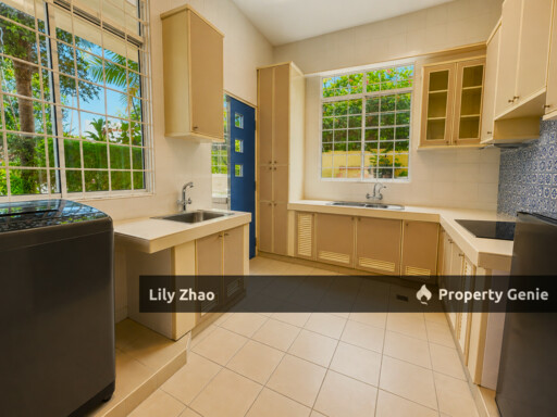 Bungalow on the Hill for Rent, 5Bed 4Bath, Fully Furnished, 6 Car Park, Mount Kinabalu View📍Jalan Lintas Highway, Kota Kinabalu City.