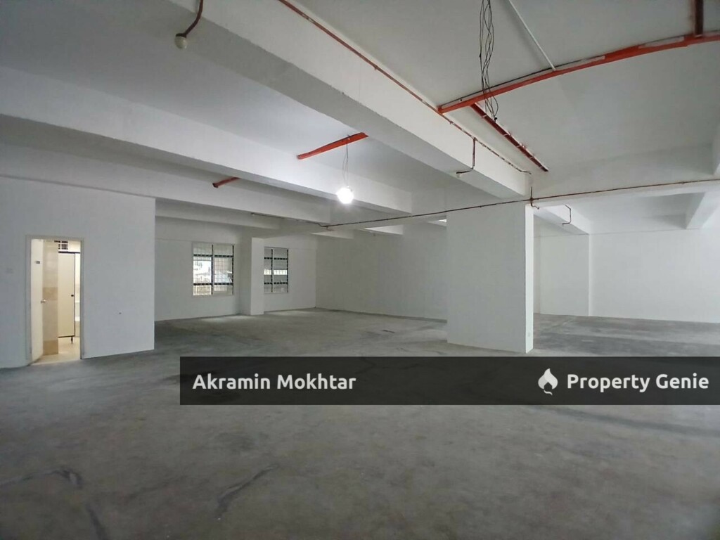 GROUND FLOOR & FACING MAINROAD | JALAN SULTAN ISMAIL / KG BHARU KUALA LUMPUR.