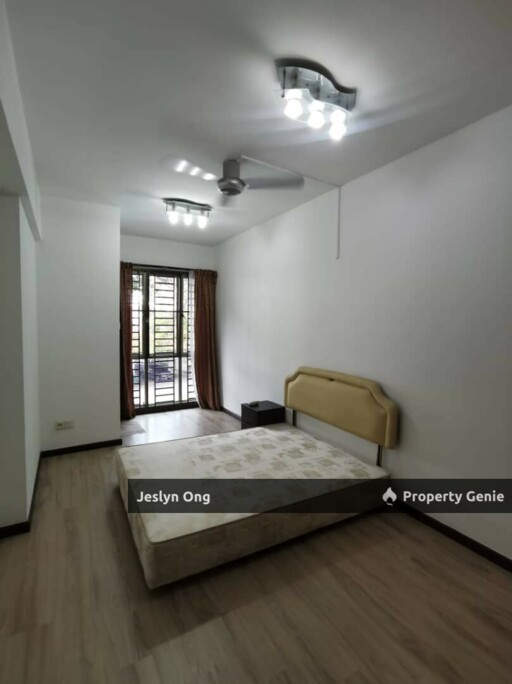 3 Bedrooms Apartment at Molek Pine 1, Taman Molek for Rent