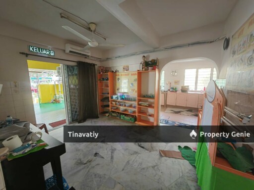 Bandar Sunway Subang Jaya Big Conner Lot Double Storey House in Strategically Bustling Commercial Area.