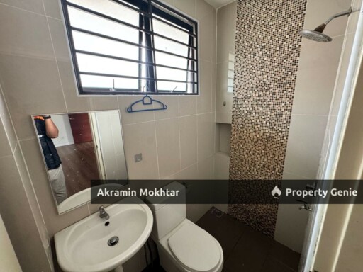 FREEHOLD & END LOT |  2 STOREY SUPERLINK HOUSE ILTIZAM ALAM SARI BANGI