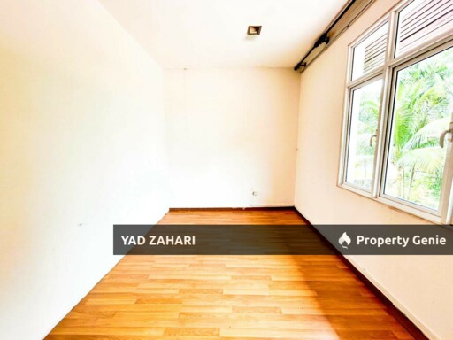 Seksyen 11, Shah Alam | Bungalow 6+1 Bedrooms | RM1.8M - Bungalow with Split Level & Huge Land