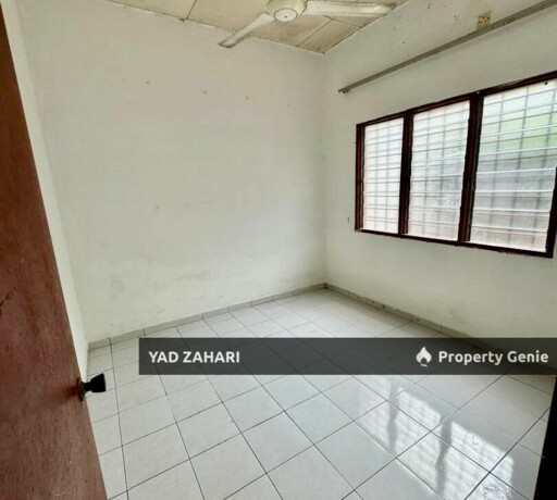 Jalan Kebun, Seksyen 30 Shah Alam | Single Storey Terrace 3 Bedrooms | RM399K - Partial Furnished, Freehold & Below Market