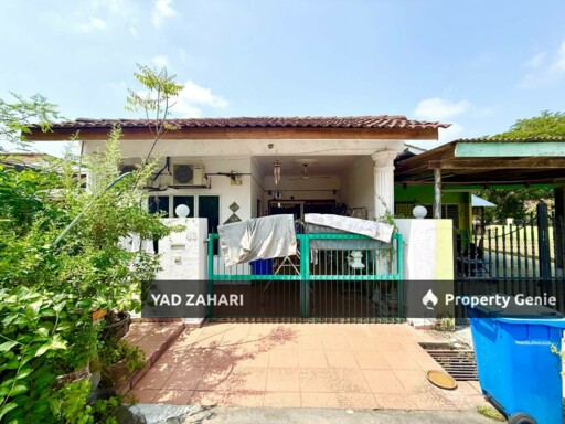 Seksyen 17, Shah Alam | 1-Storey Terrace 3 Bedrooms | RM430K - Fully Extended, Renovated and Facing North