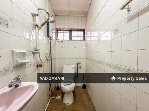 Seksyen 20, Shah Alam | 2-Storey Terrace 4 Bedrooms | RM599K - Renovated and Non Bumi Lot