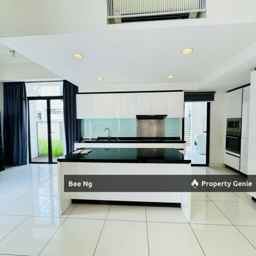 Avira Medini Iskandar @ 2 Storey Garden Terrace Corner Lot