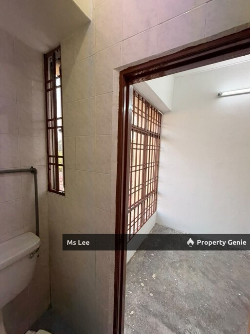 2nd Floor Shop Apartment-Taman Sementa Utama @ Klang-Ready Now