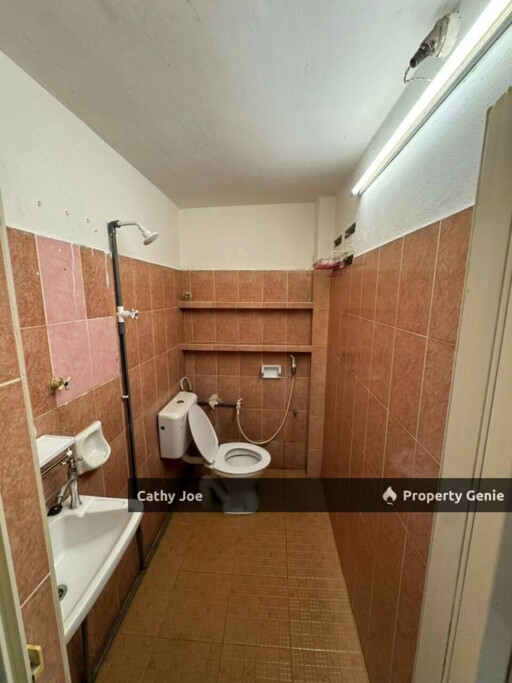 SINGLE STOREY TERRACE AT JALAN KUALA KANGSAR, IPOH - 5 MINUTES AWAY FROM IPOH CITY