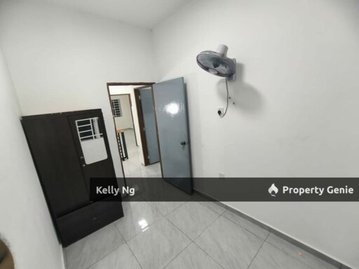 2 Sty Renovated House With Air Cond & Water Heater Att Tmn Sri Indah Klang For Rent