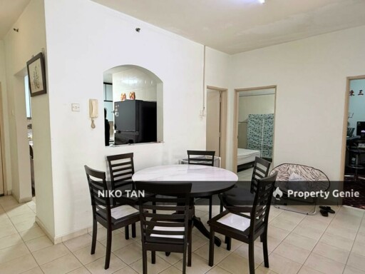 Prima Regency Apartment with 2 Car Park For Sale