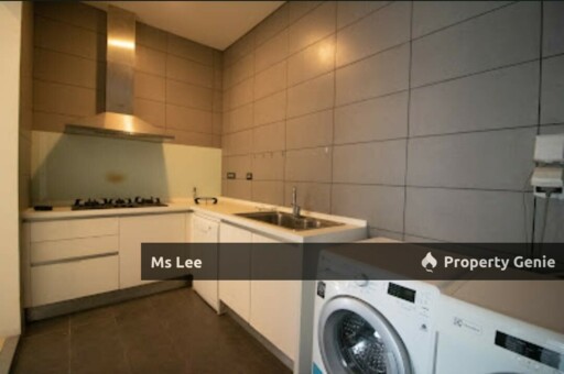 The Pearl @ KLCC-Level 17 private lift- Sale below bank value Rm480k