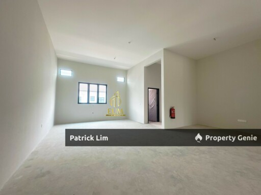 Ayer Molek / Molek Residence@Double-Storey Shop Lot For Rent