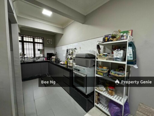 Taman Sri Pulai Perdana / 2 Storey Terrace 18x65 / Good Condition / Full Loan / Cash Back